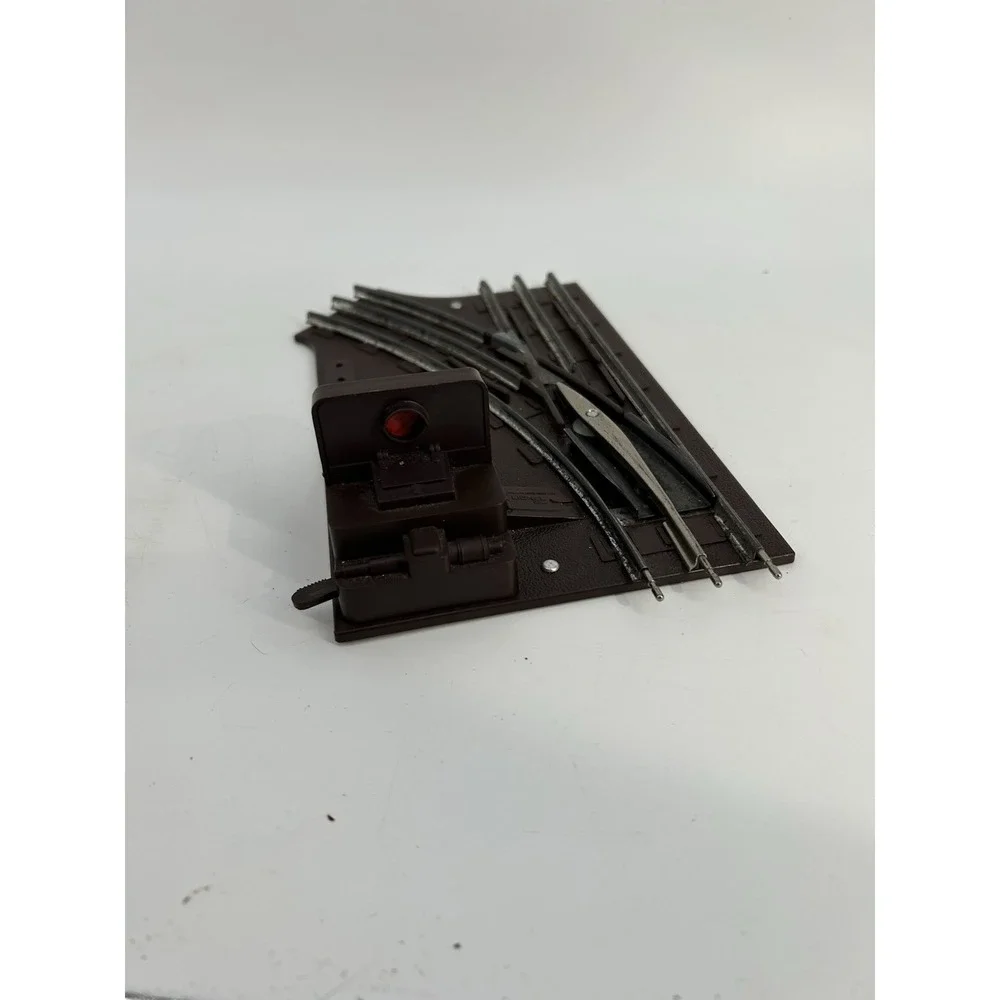 Lionel 6-5021/2  Manual Switch Tracks Set of 2   Left & Right Turnouts O-27